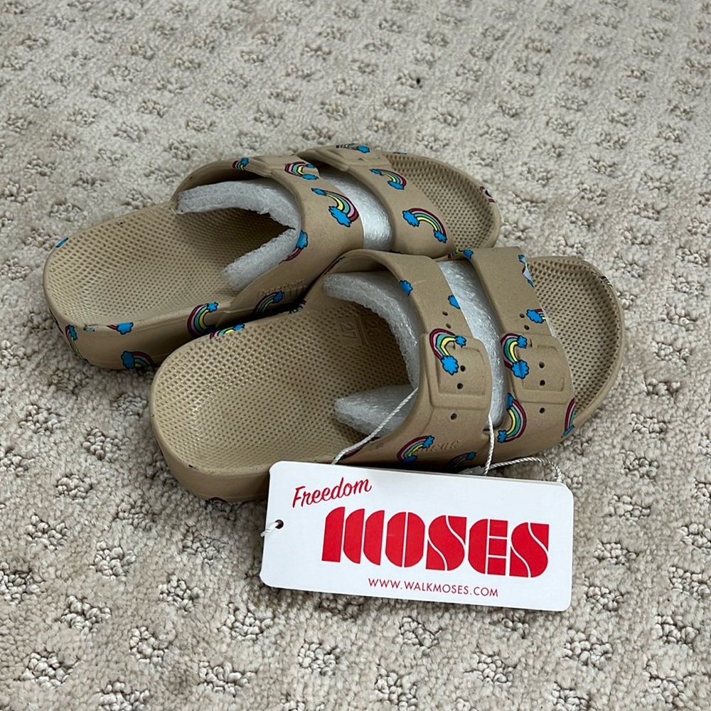 Freedom Moses girl’s sandals